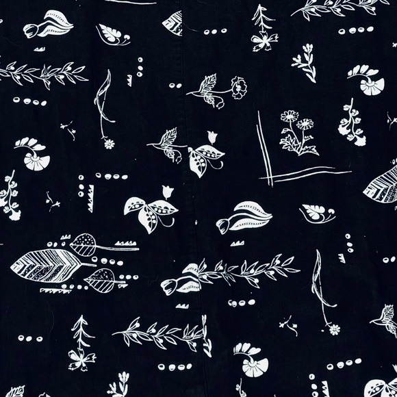 Women’s CJ Banks 
B&W printed dress. See measurements For accuracy - Picture 4 of 4